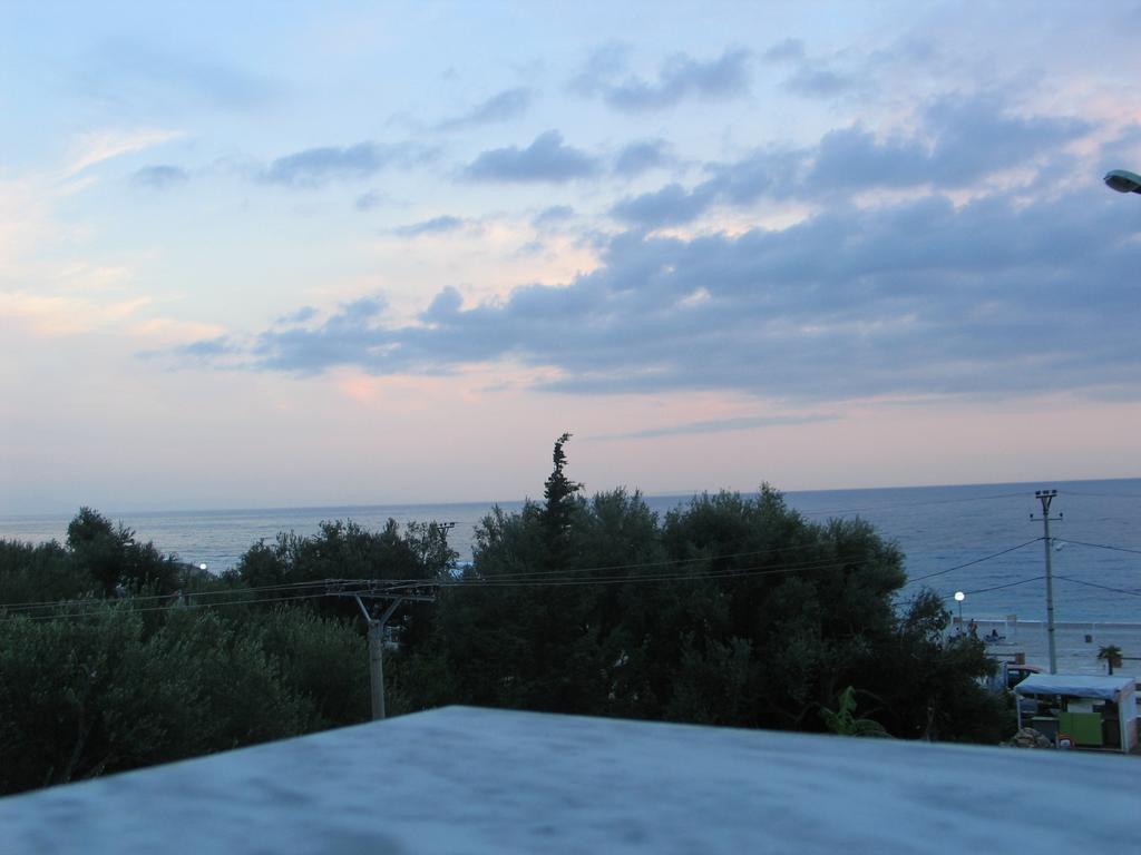 Hotel Ionian เดอร์มี ภายนอก รูปภาพ