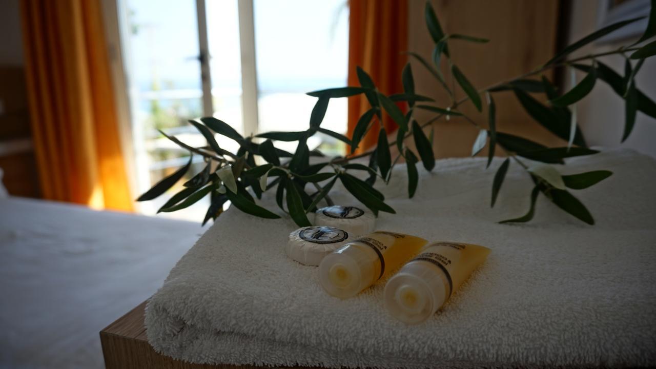 Hotel Ionian เดอร์มี ภายนอก รูปภาพ